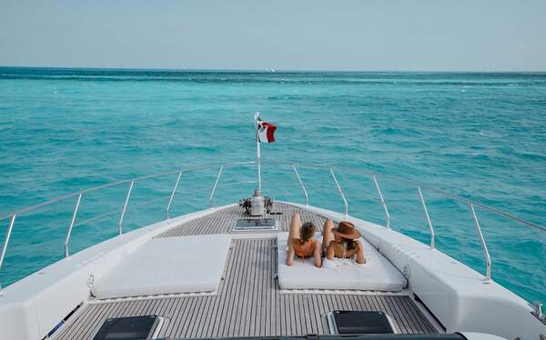 Few Points to Consider While Opting a Luxury Yacht Charter For Your Special Event